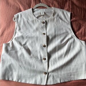 H&M White Sleeveless Button-Down Shirt
